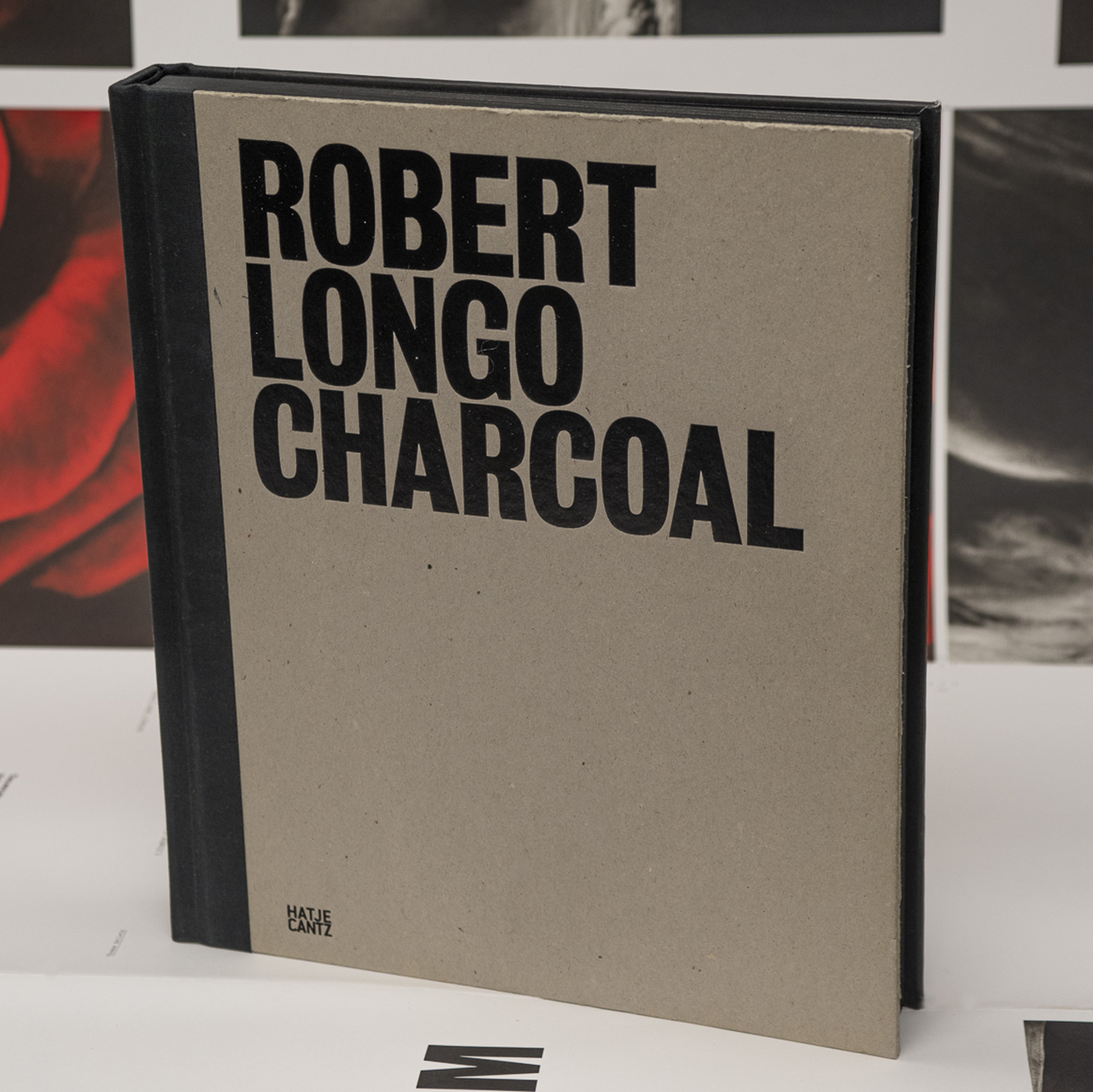 Charcoal: Halbleineband mit unbezogener Pappe und Heißfolientiefprägung