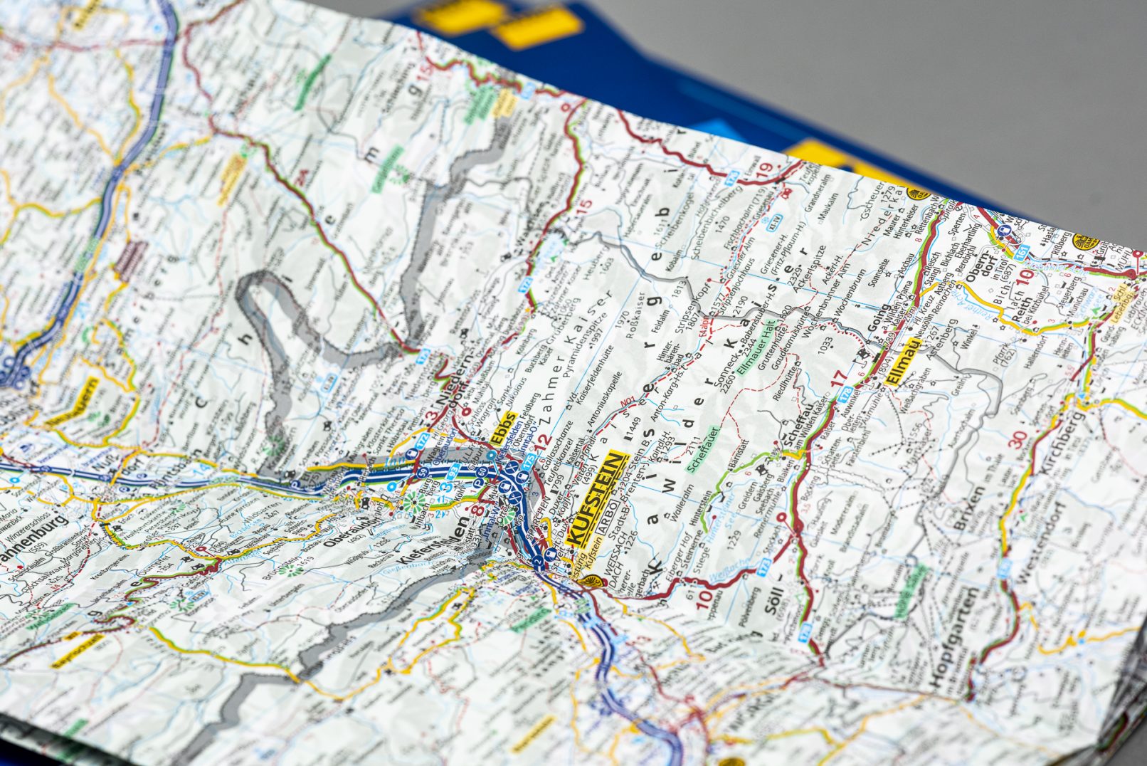 Detailaufnahme der Innenseite einer ADAC-Karte