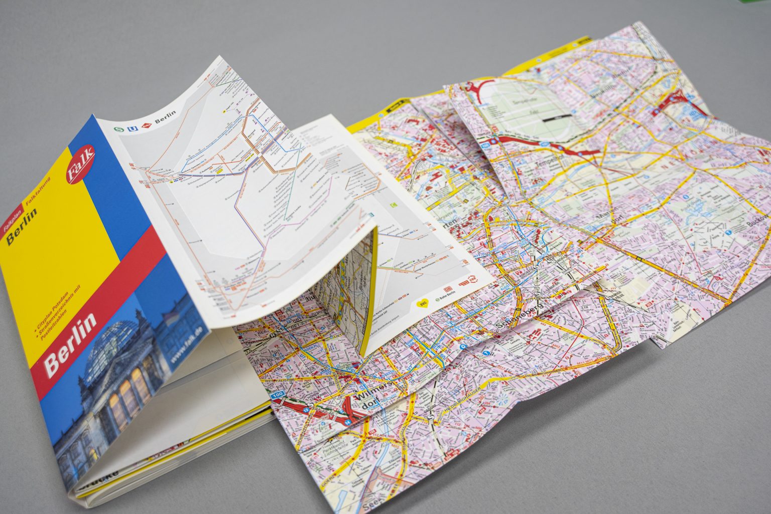 Druckprojekt: Falk Deutschland Straßenkarte | Offsetdruckerei Grammlich