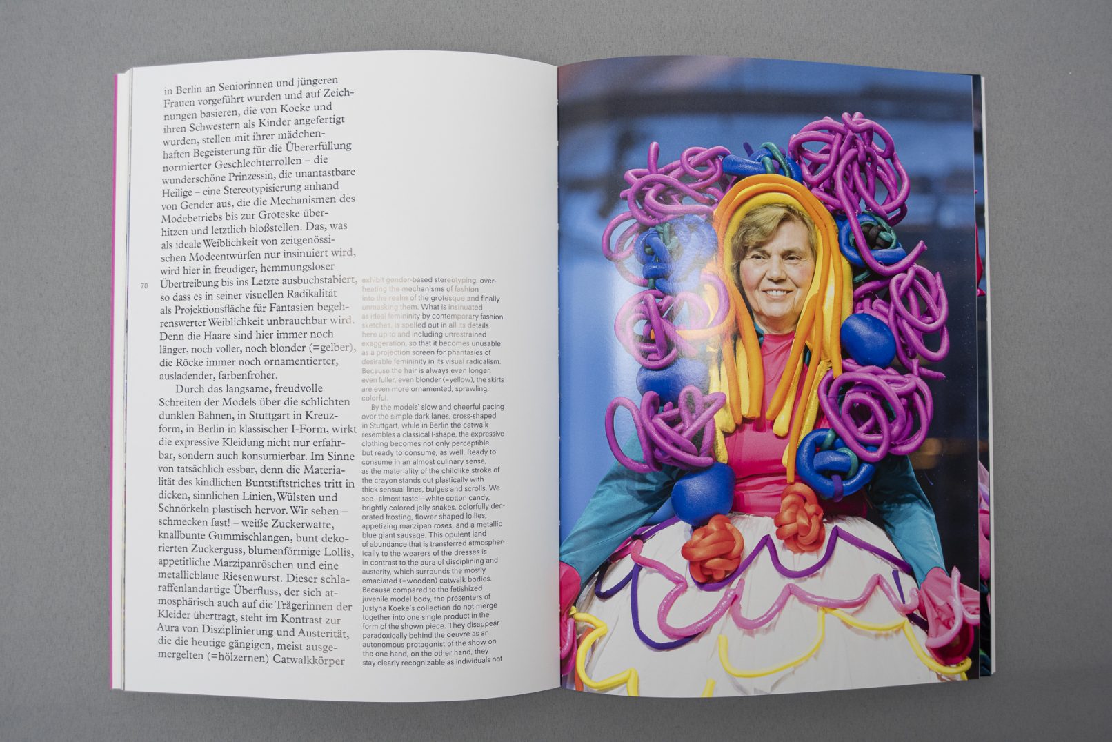 Doppelseite aus dem Buch Prinzessinnen und Heilige, gedruckt im Offsetdruck